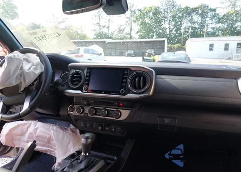 2023 Toyota Tacoma Limited z USA, uszkodzony, nr VIN 3TMGZ5AN6PM611072